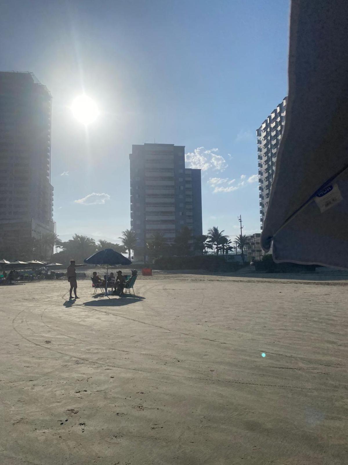 Apto Aconchegante Beira Mar Com Ar No Quarto Solemar Exteriör bild